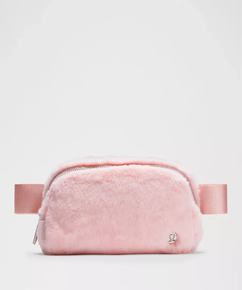 Everywhere Belt Bag
Plush Fleece