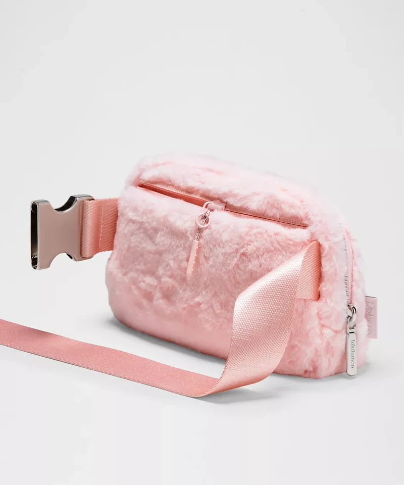 Everywhere Belt Bag
Plush Fleece - Image 7